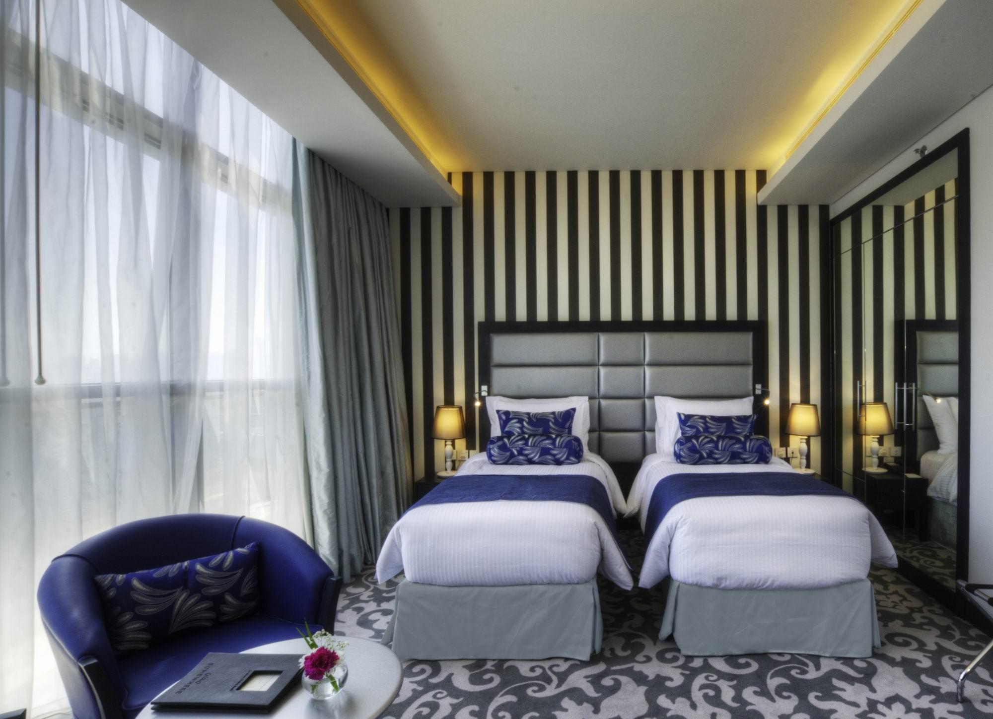 Somewhere Hotel Apartment Dubai Bagian luar foto